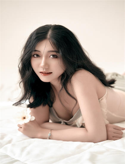 美术指导：《满山红柿》致敬的经典元素与情怀唤起——震撼心灵的视觉盛宴